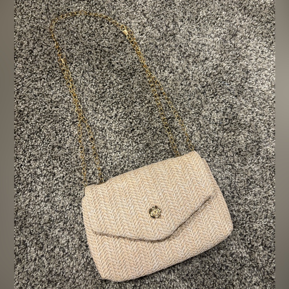 Elegant Cream Shoulder Bag, with gold chain